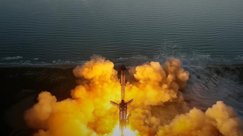 SpaceX Starship taking off during its fifth flight test