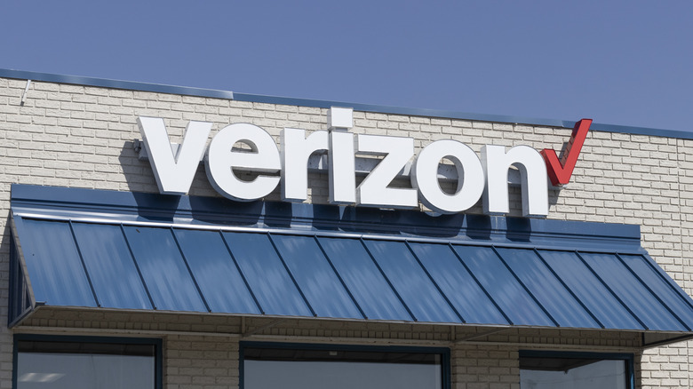 Verizon logo on top of building