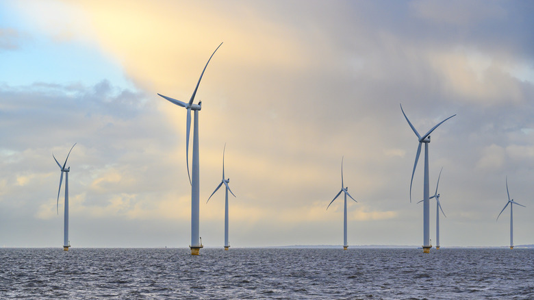 Large offshore wind turbines