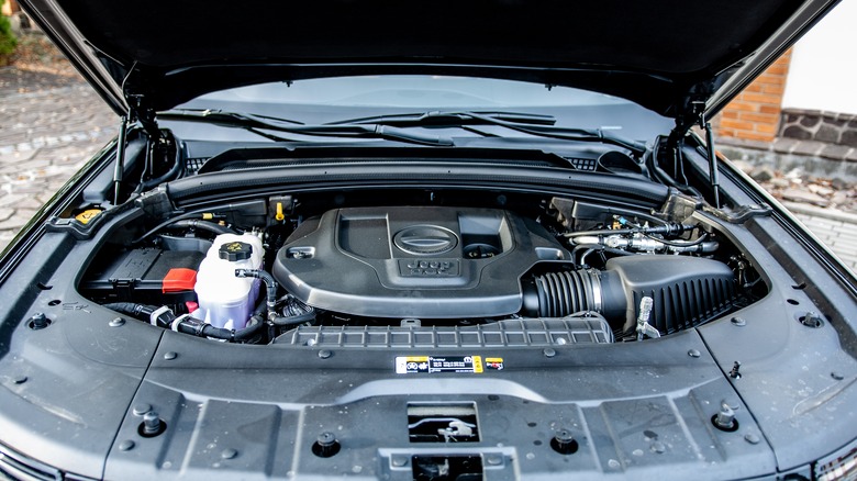 Jeep 5.7L Hemi engine bay