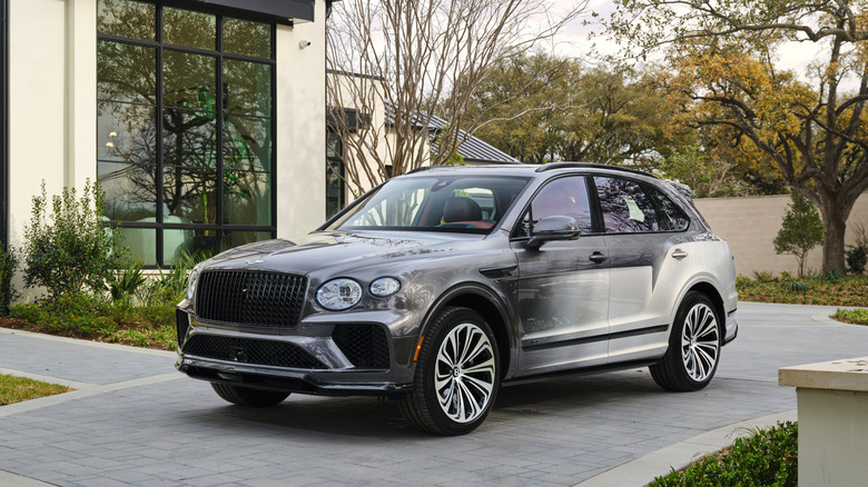 Bentley Bentayga Victoris parked in a driveway
