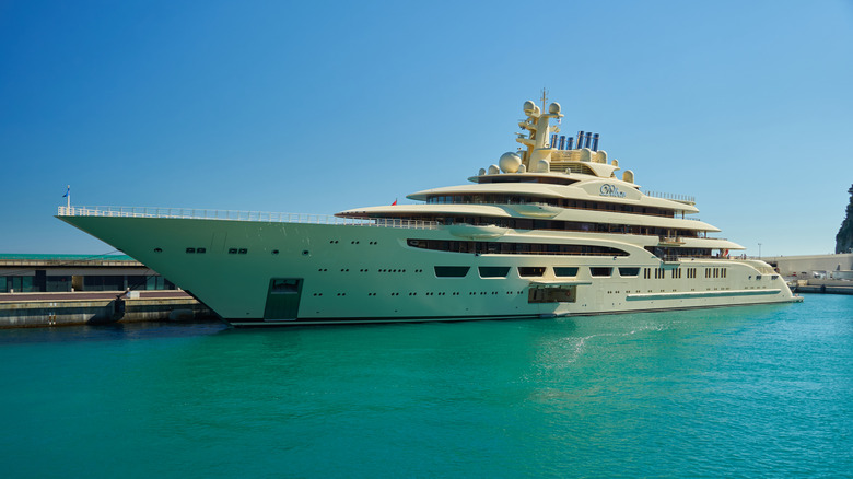 Dilbar yacht docked