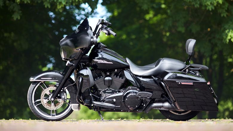 Black 2025 Harley-Davidson Street Glide, side profile