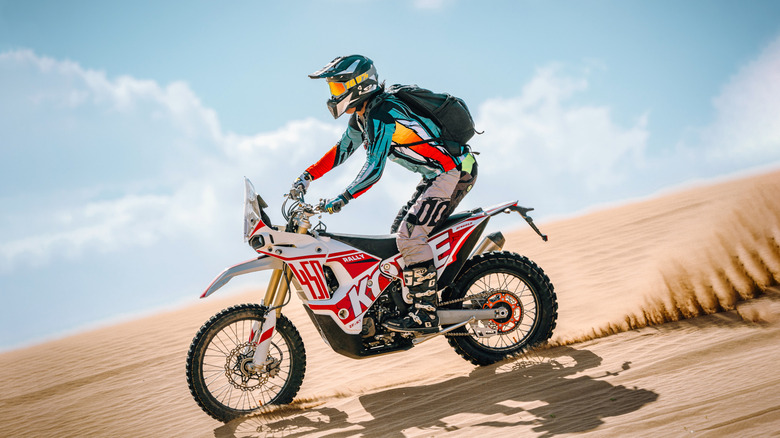 Kove 450 Rally in the dunes