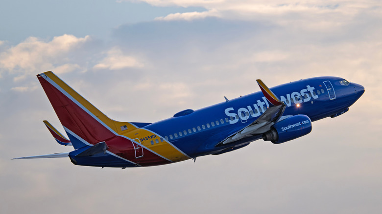 Boeing 737-700 plane flying for Southwest