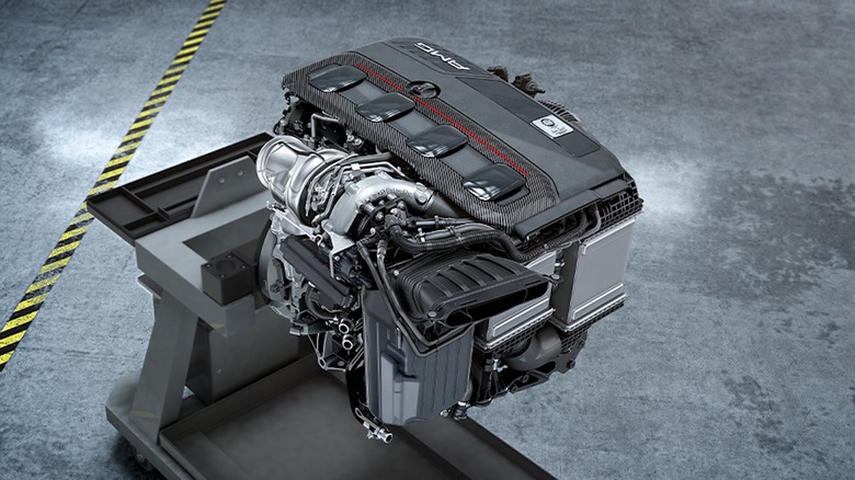 Mercedes-AMG C 63 engine on stand
