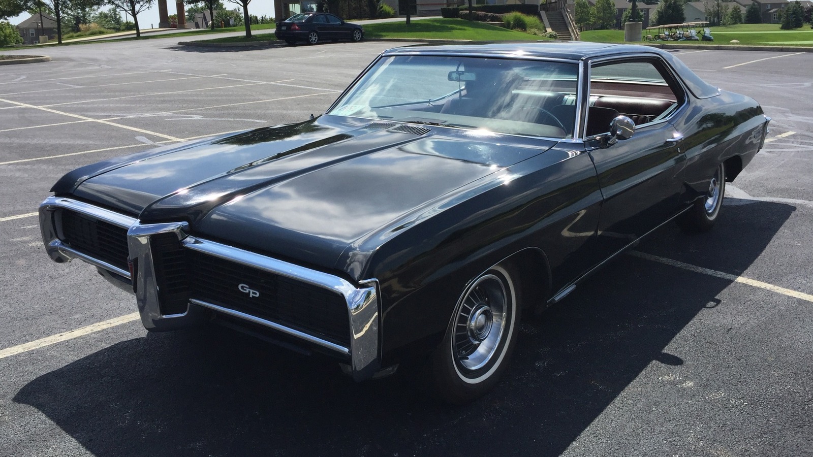 How Much Horsepower Does A 1968 Pontiac Grand Prix Have & How Many Were Made? – SlashGear