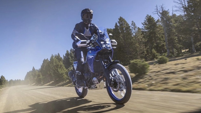 Yamaha Ténéré 700 riding on a dirt road