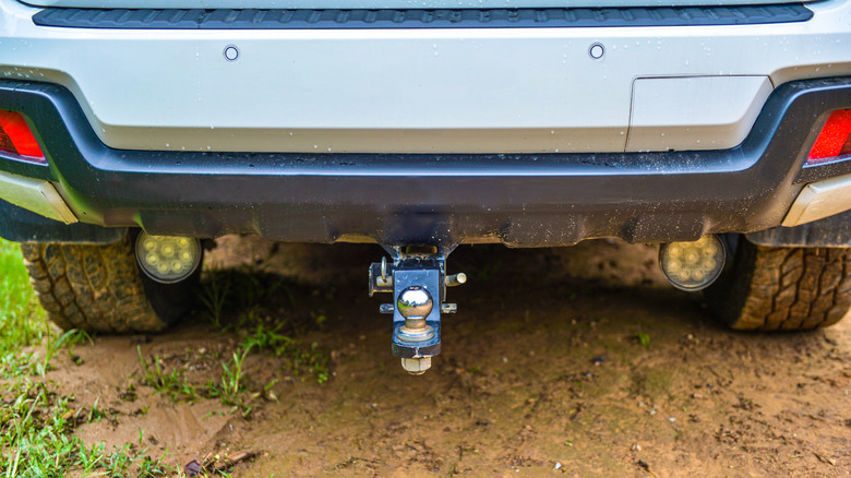Bumper hitch with ball attachment