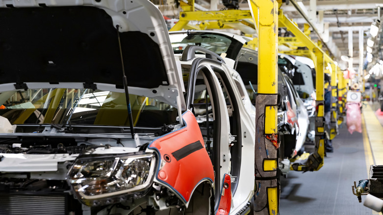 Car production in an automotive plant