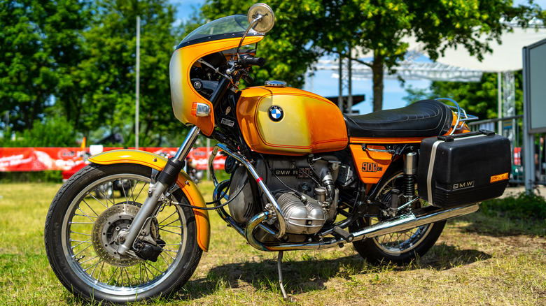 BMW R90S on grass