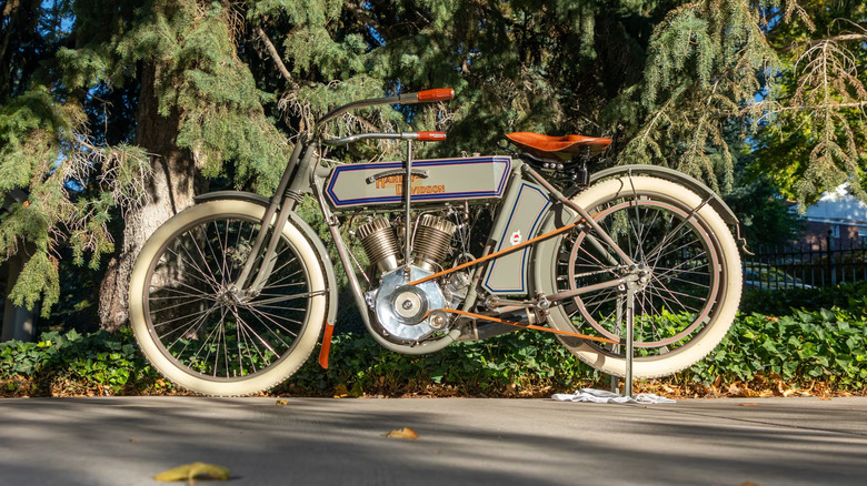 Harley-Davidson 7D profile
