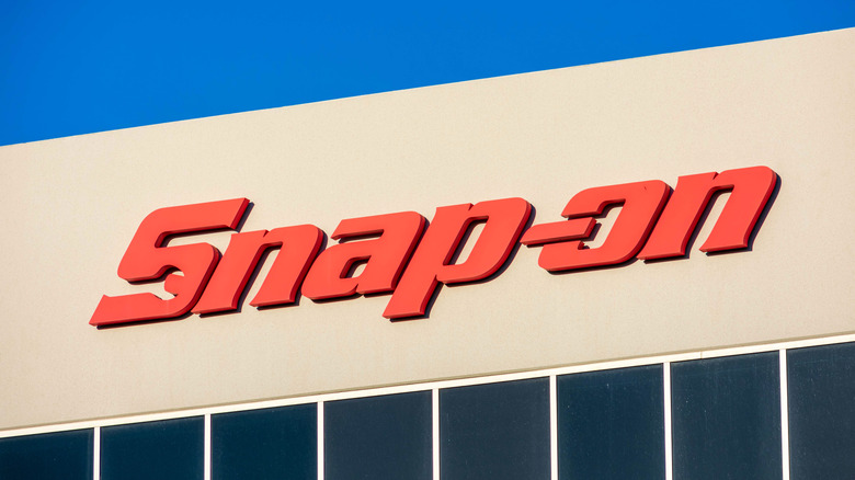 Modern Snap-on logo on a building