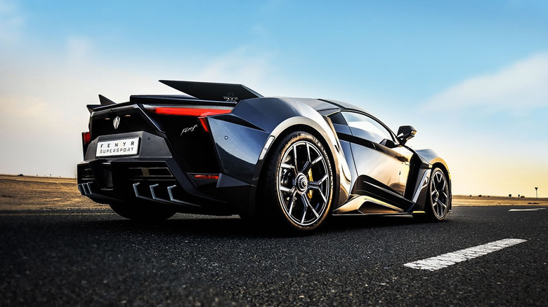 W Motors Fenyr SuperSport
