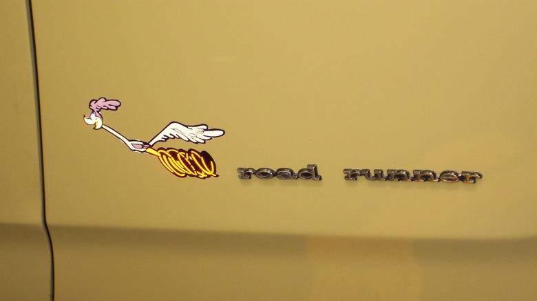 plymouth road runner logo
