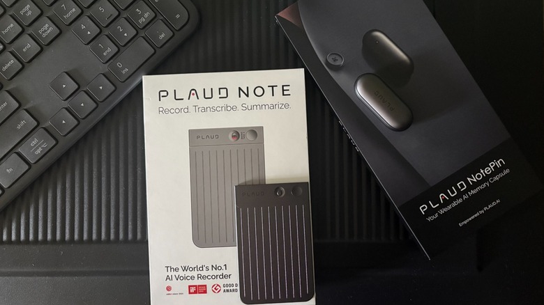 PLAUD Note and NotePin on desk