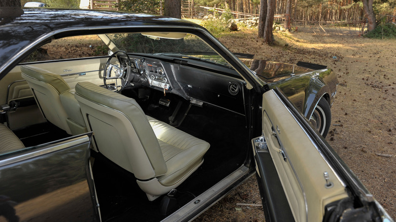Oldsmobile Toronado Interior