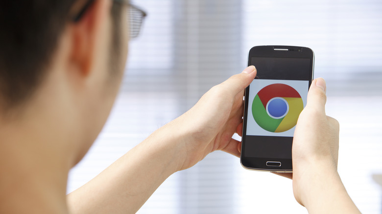Google chrome icon on mobile phone