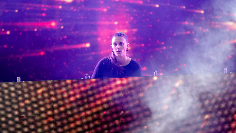 CloZee performs a live set