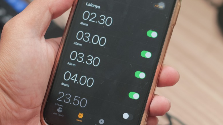 iPhone clock app alarms