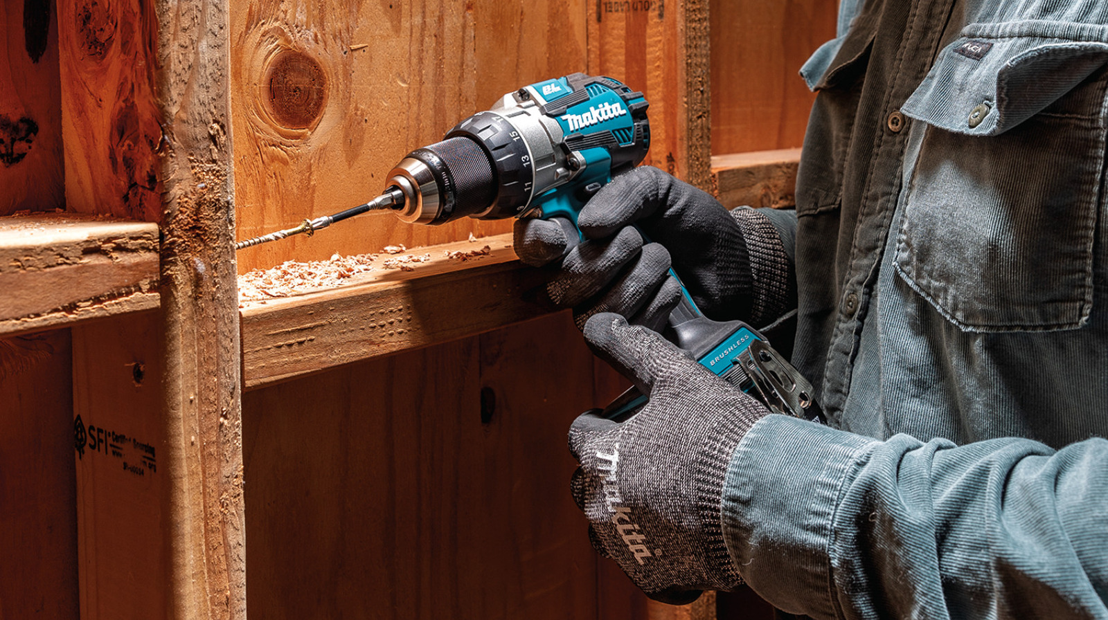 How To Change A Drill Bit In Your Makita Drill (And What To Do If It's Stuck)