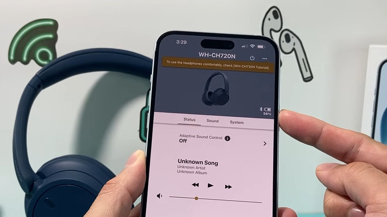iPhone showing Sony headphones battery level on screen