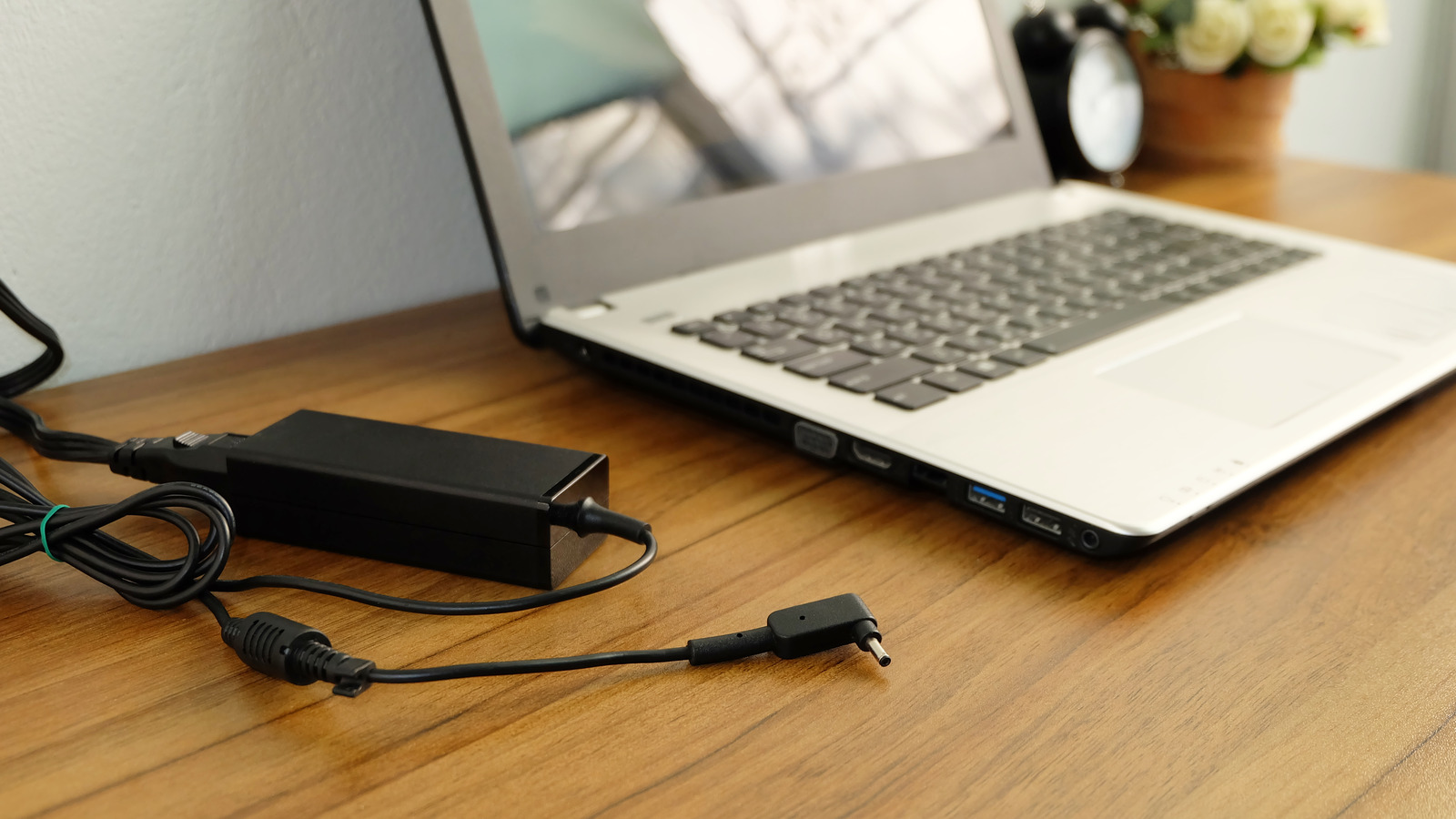 How To Check Your Laptop's Battery Health On Windows 10 And 11 SlashGear