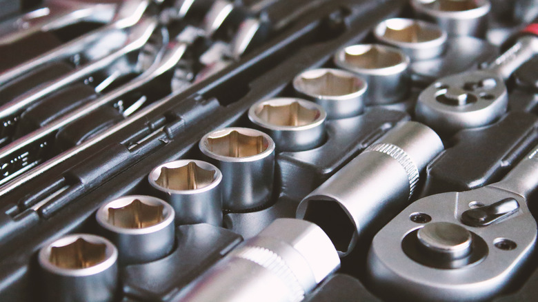 Universal tool set for car repair