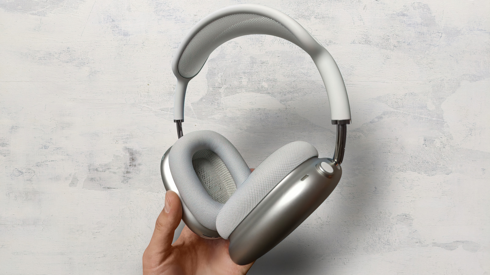 How To Clean Your AirPods Max Headphones SlashGear