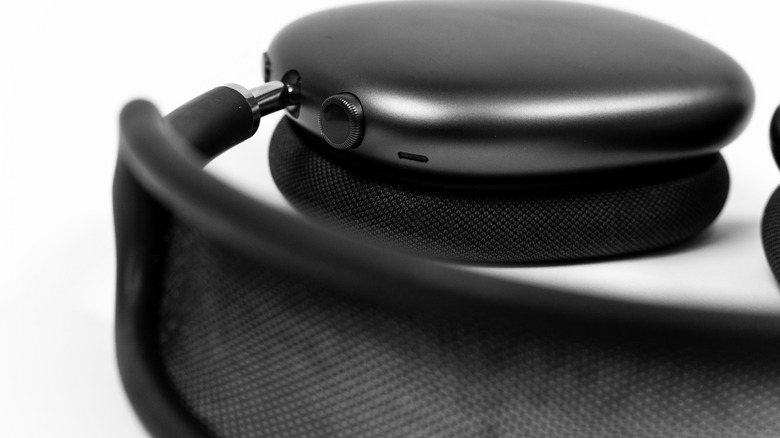 AirPods Max headband closeup
