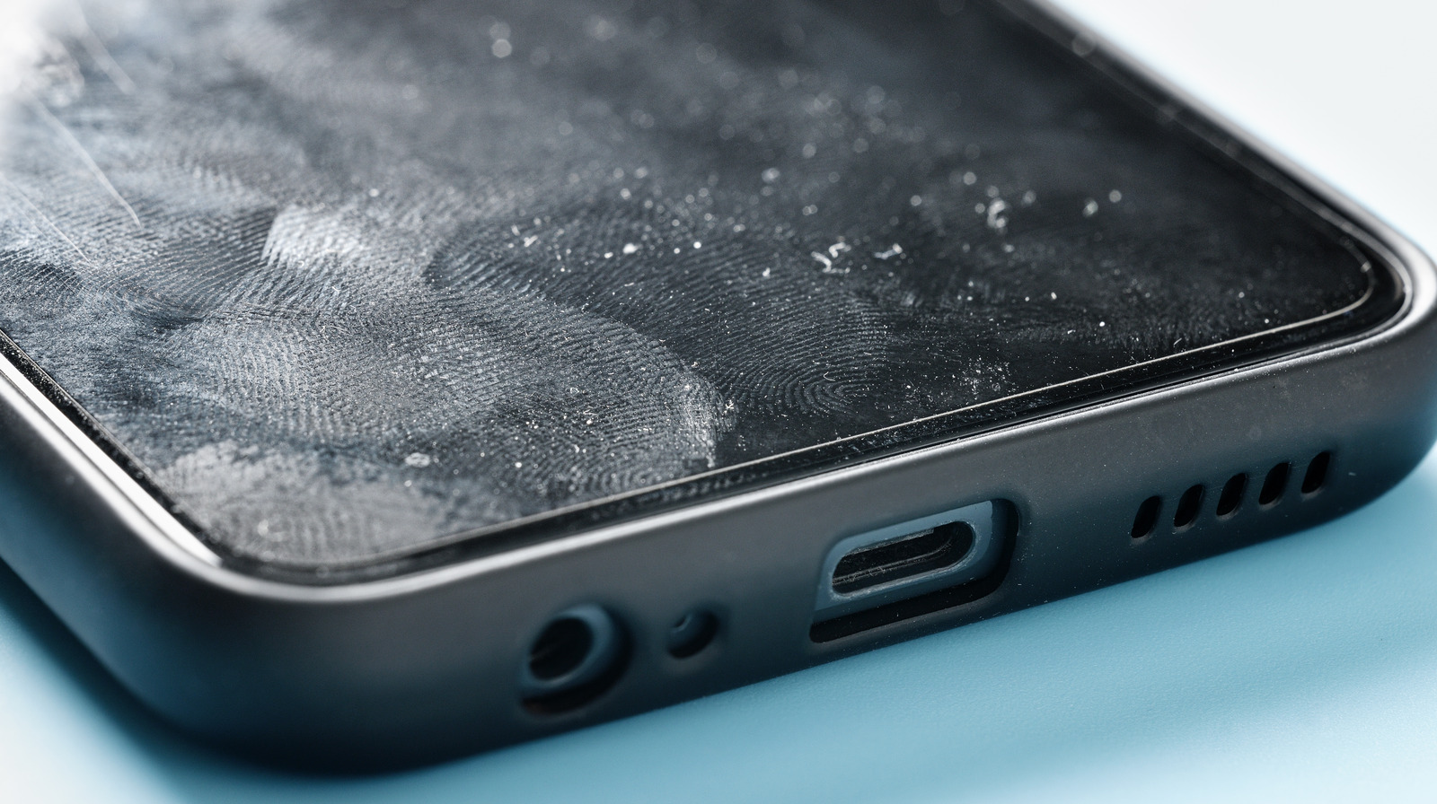 How To Clean Your iPhone’s Speakers (And Why You Need To) – SlashGear