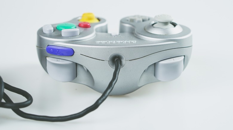 silver wired GameCube controller