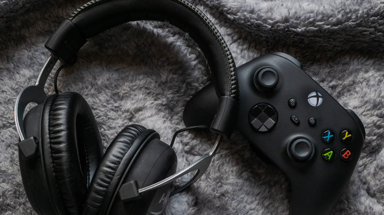 Xbox Series X controller headset
