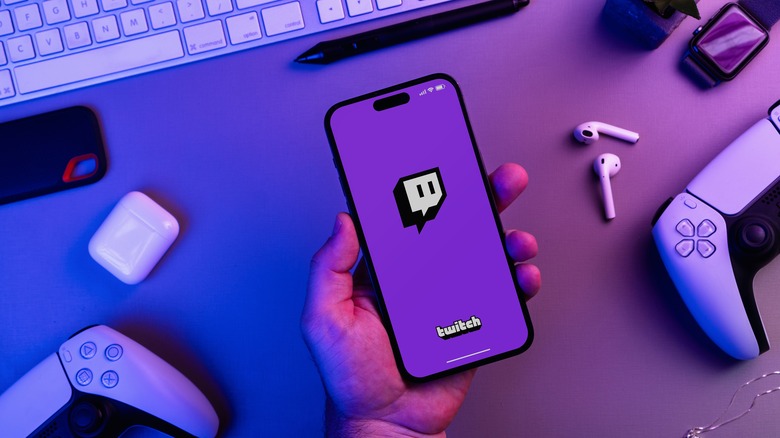 iPhone 14 pro with twitch loading screen