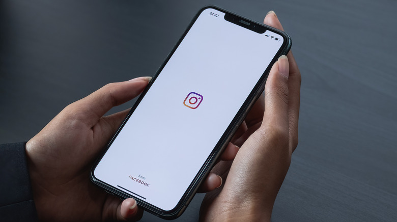 instagram logo on iphone