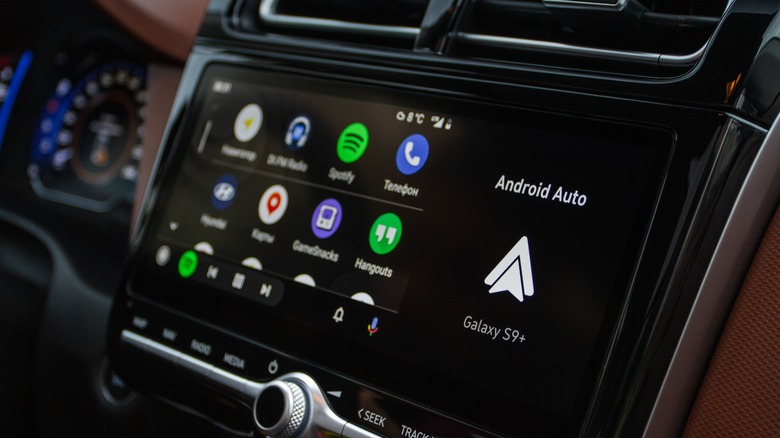 Android Auto car display