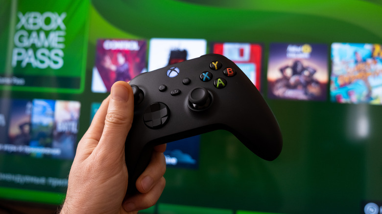 Xbox Series X controller hand