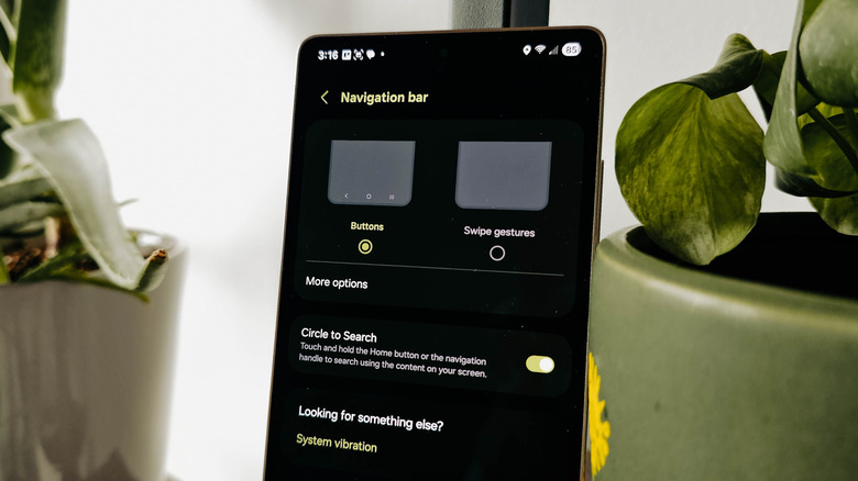 Navigation bar settings on Samsung Galaxy S25 Ultra