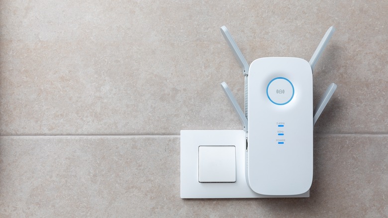 wifi extender in power outlet