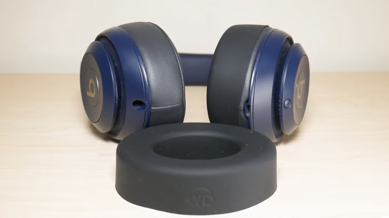 Sweatproof earpad covers
