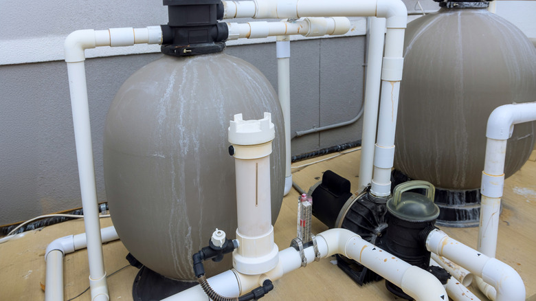 A swimming pool pump system