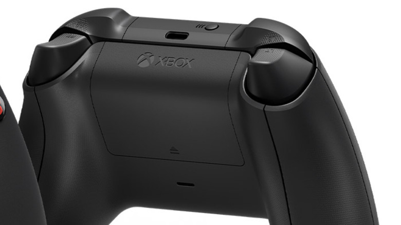 pair button on Xbox controller
