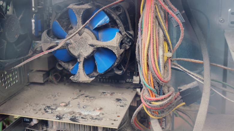 Dusty computer