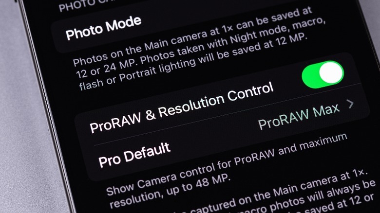 Apple ProRAW options