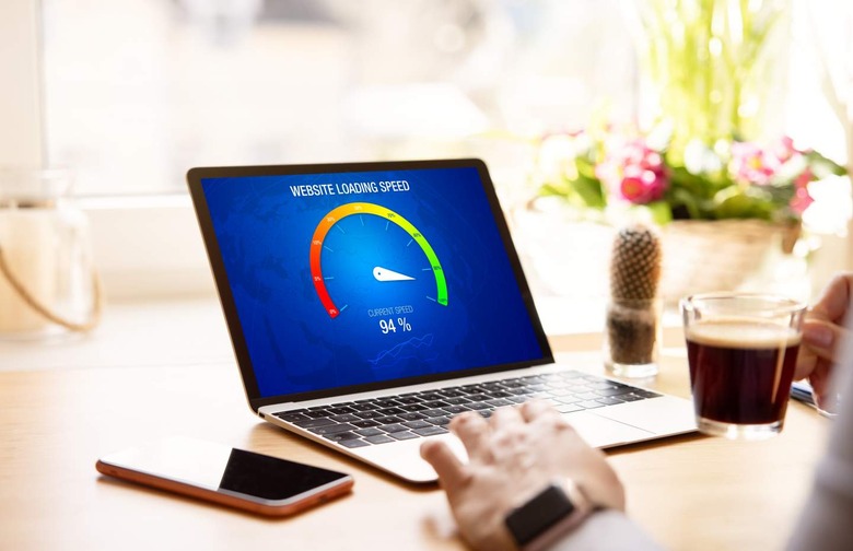 Internet speed test on laptop 