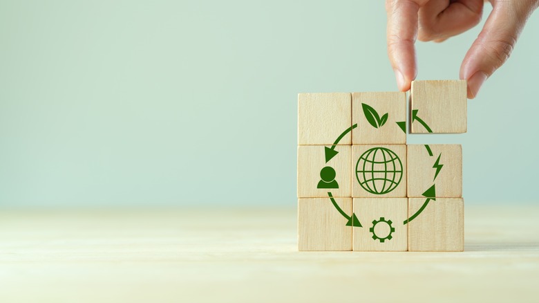 recycle symbol on blocks