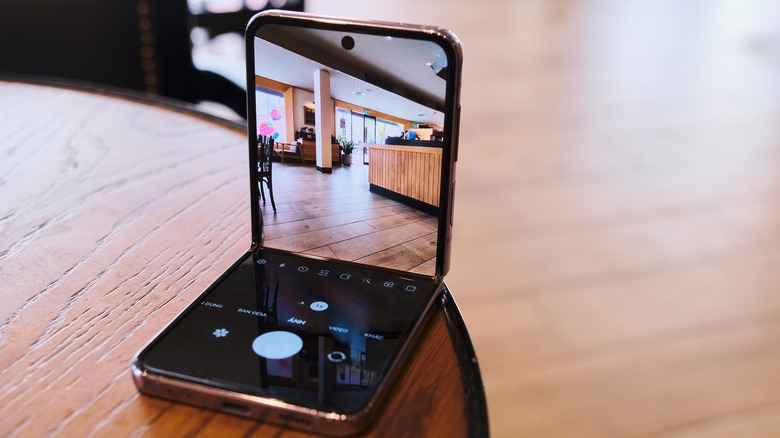 Galaxy Z Flip 4 split-screen in Flex Mode on top of table