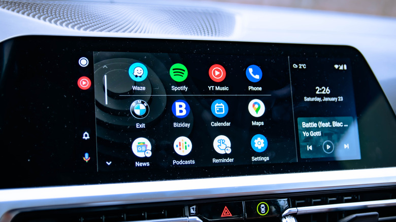 Android Auto apps, with Waze among them