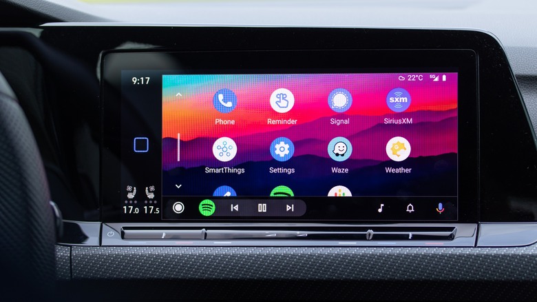 Android Auto on dash screen