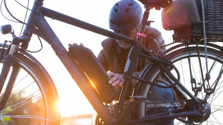 installing electric bike battery
